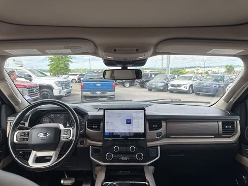 Used 2024 Ford Expedition Max Limited AWD/4WD image 17