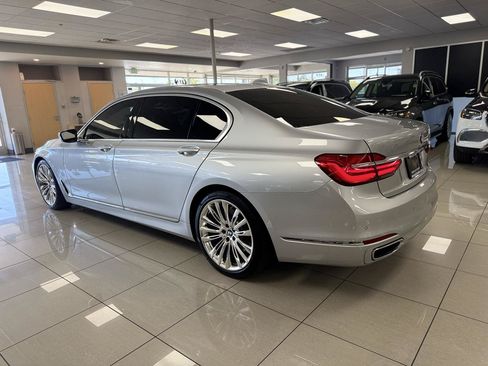 Used 2018 BMW 750i RWD image 6