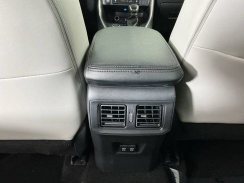 Used 2020 Toyota RAV4 Limited AWD/4WD image 27