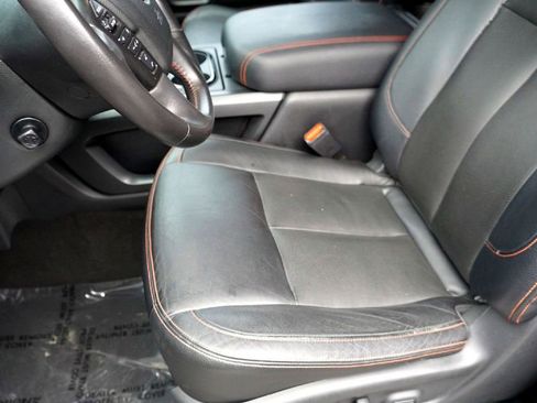 Used 2020 Nissan Titan PRO-4X w/ Pro-4x Convenience Package image 16