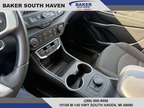 Used 2024 GMC Terrain SLE FWD image 26