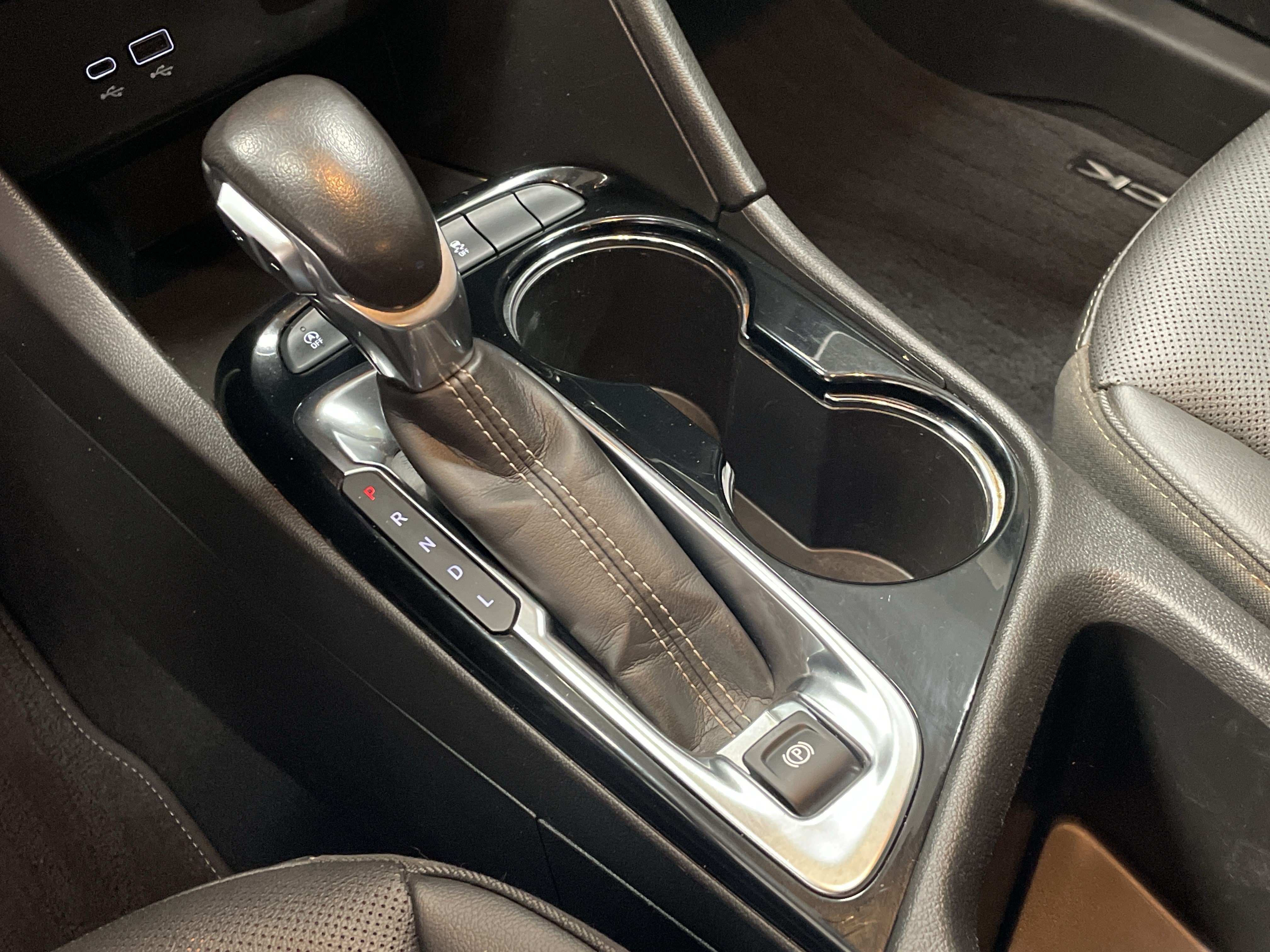 Used 2024 Buick Encore GX Sport Touring FWD image 26
