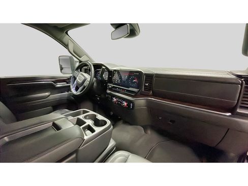 Used 2024 GMC Sierra 2500 SLT image 17