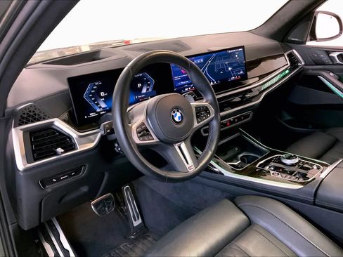 Certified 2025 BMW X7 M60i AWD/4WD image 17
