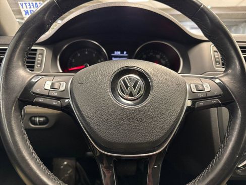 Used 2018 Volkswagen Jetta SE FWD image 21