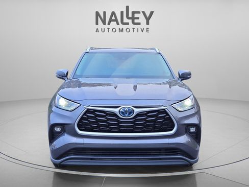 Certified 2023 Toyota Highlander XLE image 8