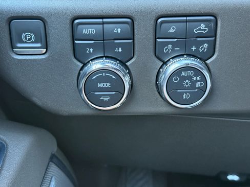 Used 2023 GMC Sierra 1500 SLT w/ SLT Premium Plus Package image 29