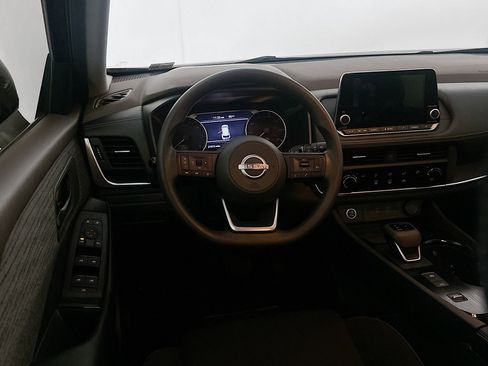 Used 2023 Nissan Rogue S image 18