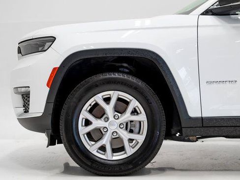 Certified 2023 Jeep Grand Cherokee L Limited w/ Trailer Tow Group (B) AWD/4WD image 32