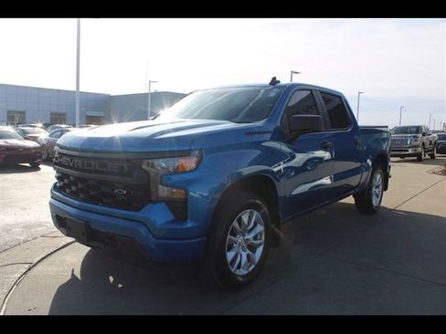 Used 2022 Chevrolet Silverado 1500 Custom w/ LPO, Dark Essentials Package AWD/4WD image 3