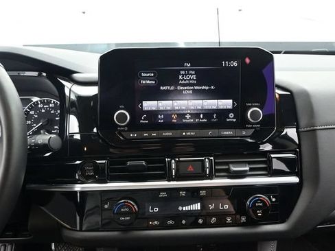 Used 2025 Nissan Pathfinder SV AWD/4WD image 8