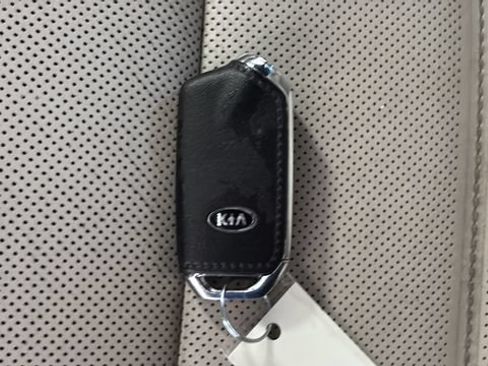 Used 2018 Kia Stinger GT2 AWD/4WD image 38