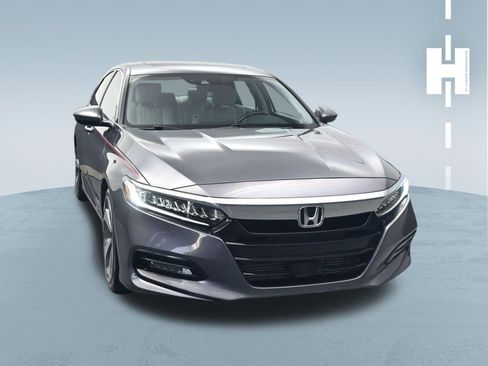 Used 2020 Honda Accord Touring image 2