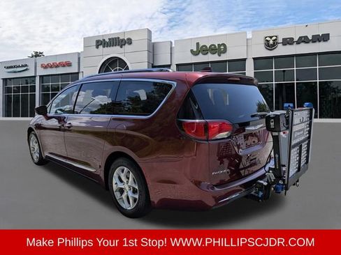 Certified 2018 Chrysler Pacifica Touring-L Plus w/ Advanced Safetytec Group FWD image 5
