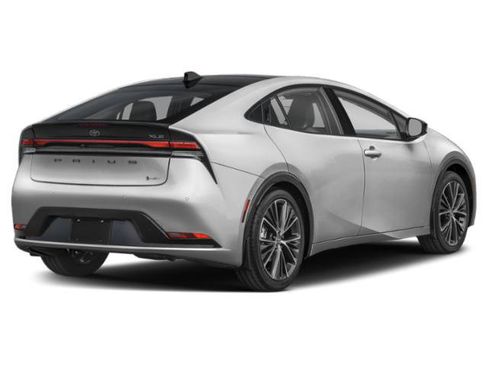 New 2027 Toyota Prius XLE FWD image 2