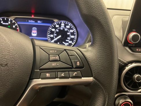 Used 2025 Nissan Sentra SV FWD image 18