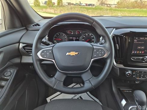 Used 2023 Chevrolet Traverse LT FWD image 18