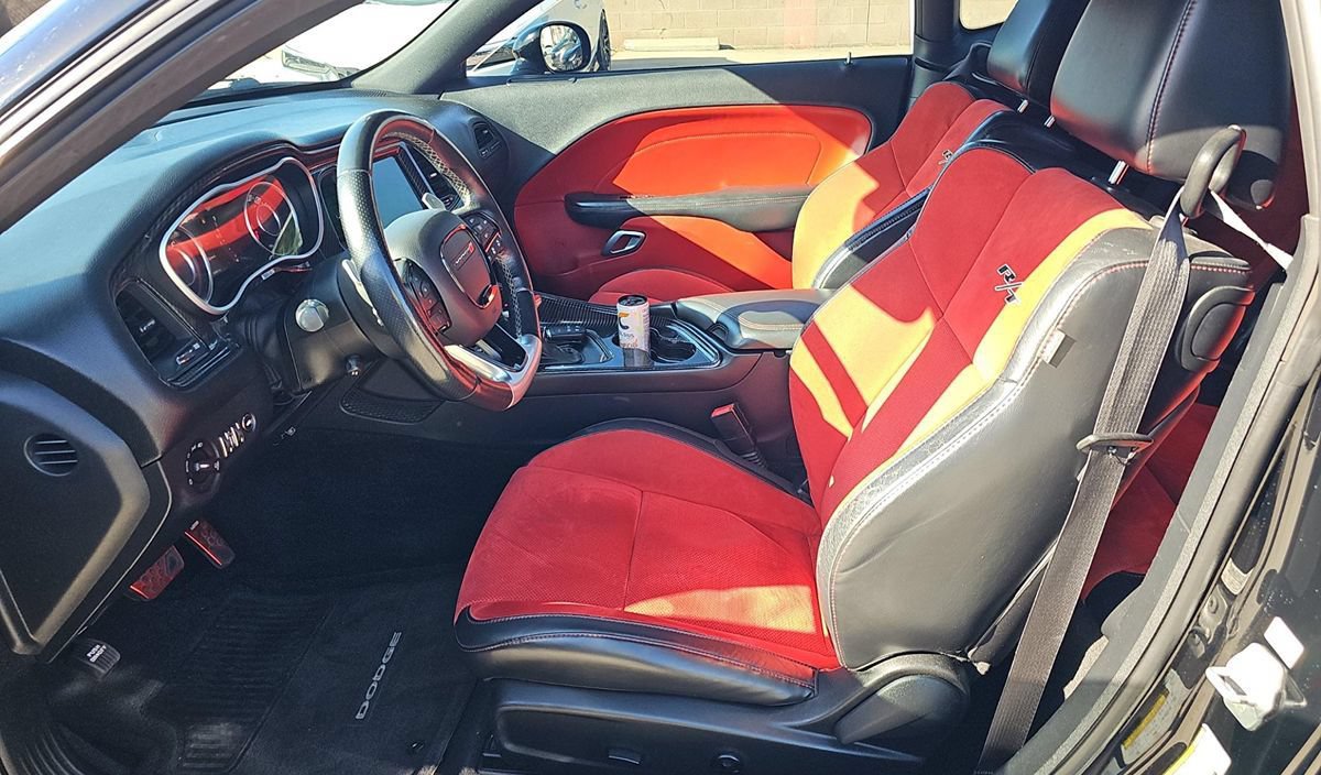 Used 2015 Dodge Challenger R/T Scat Pack w/ Leather Interior Group RWD image 7