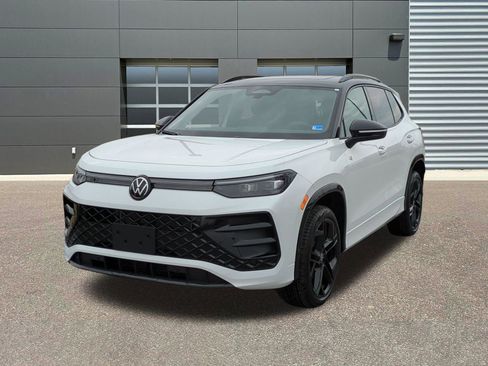 New 2026 Volkswagen Tiguan SE R-Line AWD/4WD image 3