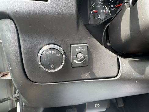 Used 2018 GMC Savana 2500 RWD image 15