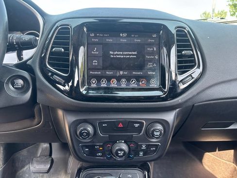 Used 2018 Jeep Compass Limited AWD/4WD image 17