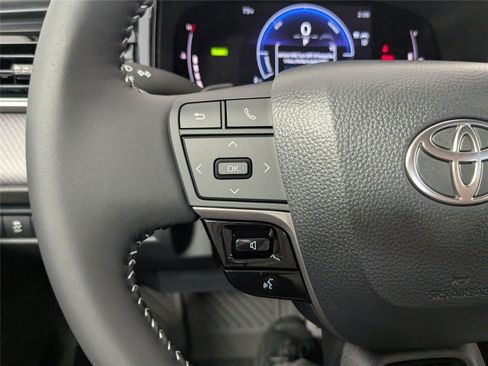 Used 2026 Toyota Camry SE w/ Multimedia Upgrade Package FWD image 13