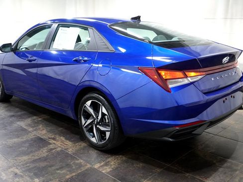 Used 2023 Hyundai Elantra SEL w/ Convenience Package FWD image 8