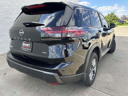 Used 2025 Nissan Rogue S AWD/4WD image 6