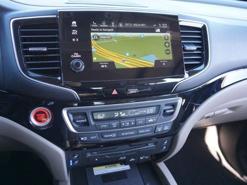 Used 2019 Honda Pilot Elite image 16