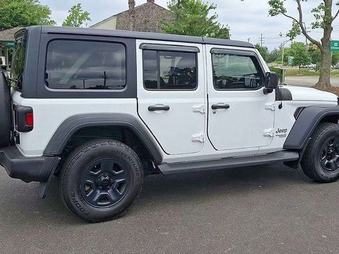 Used 2018 Jeep Wrangler Unlimited Sport AWD/4WD image 3