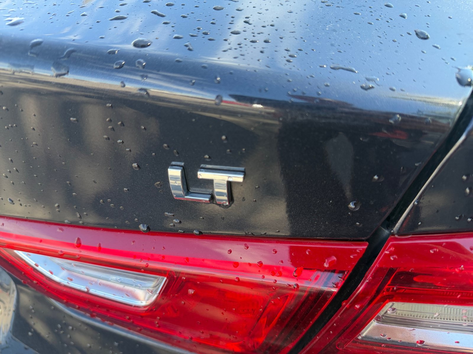 Used 2023 Chevrolet Malibu LT FWD image 28