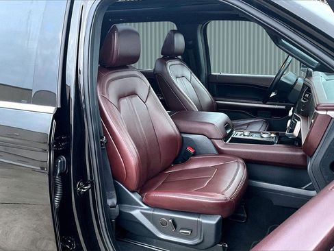 Used 2024 Ford Expedition Limited image 7