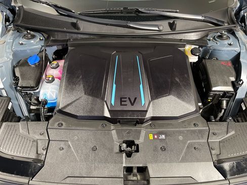 Certified 2024 Hyundai Ioniq 5 SEL RWD image 9