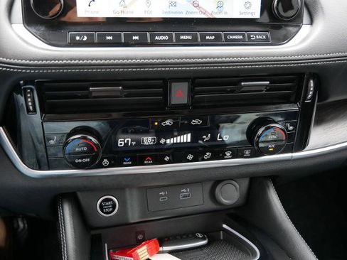 Certified 2023 Nissan Rogue Platinum w/ Platinum Premium Package image 21