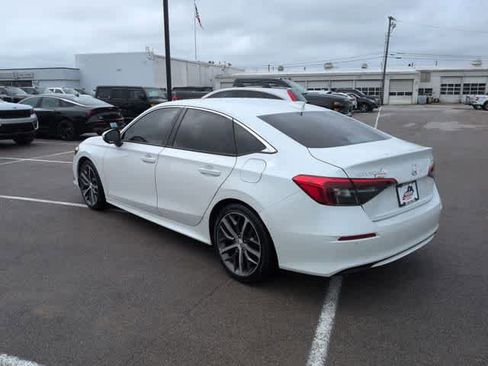 Used 2023 Honda Civic Touring image 6