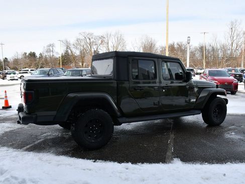 Used 2022 Jeep Gladiator Overland w/ Cold Weather Group image 7