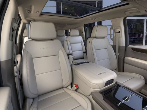 New 2026 GMC Yukon XL Denali w/ Denali Reserve Package AWD/4WD image 16