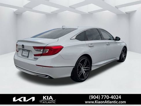 Used 2022 Honda Accord Touring image 3
