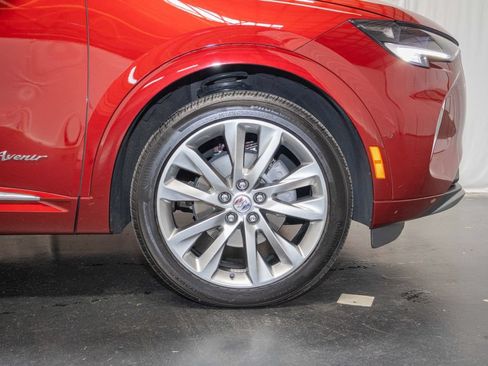 Used 2023 Buick Envision Avenir AWD/4WD image 7