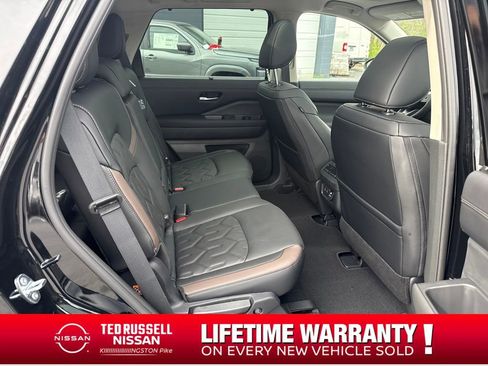 New 2026 Nissan Pathfinder Platinum image 29