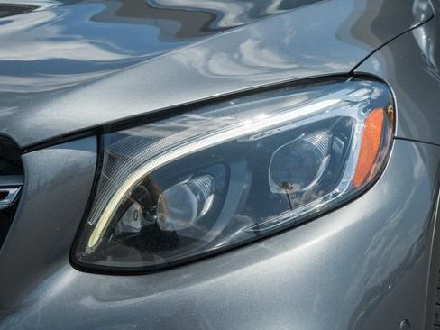 Used 2019 Mercedes-Benz GLC 300 4MATIC image 13
