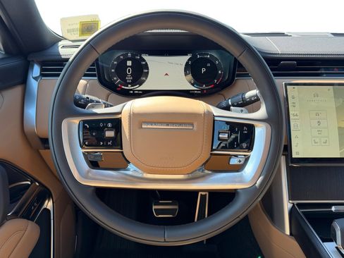 New 2026 Land Rover Range Rover Long Wheelbase SE AWD/4WD image 11