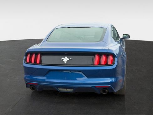 Used 2017 Ford Mustang Coupe RWD image 4