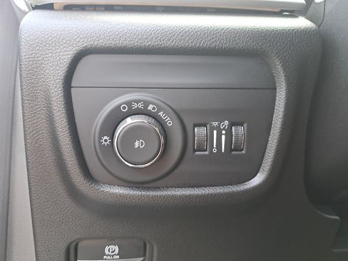 Certified 2023 Jeep Grand Cherokee L Limited AWD/4WD image 27