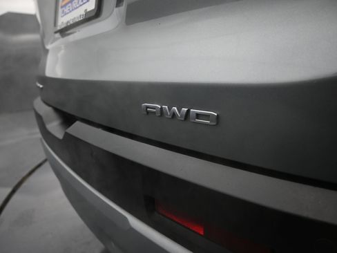 Used 2023 GMC Acadia SLT w/ Technology Package AWD/4WD image 39