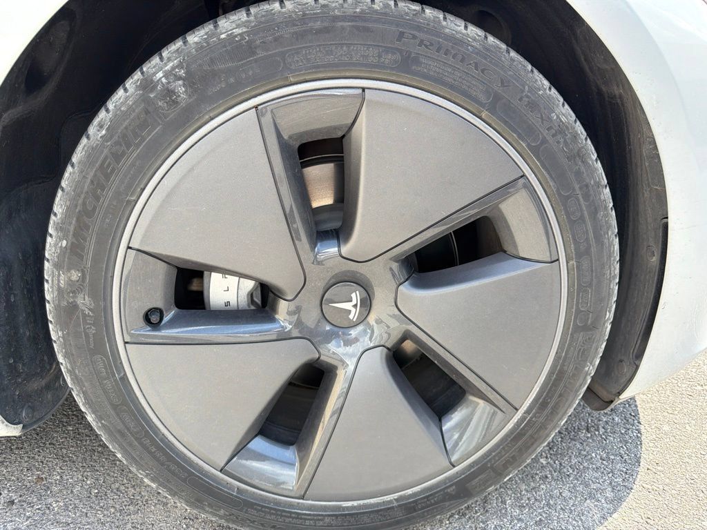 Used 2023 Tesla Model 3 Standard Range RWD image 5