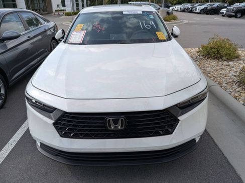 Used 2023 Honda Accord EX image 6