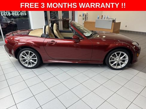 Used 2010 MAZDA MX-5 Miata Grand Touring w/ Premium Pkg RWD image 26