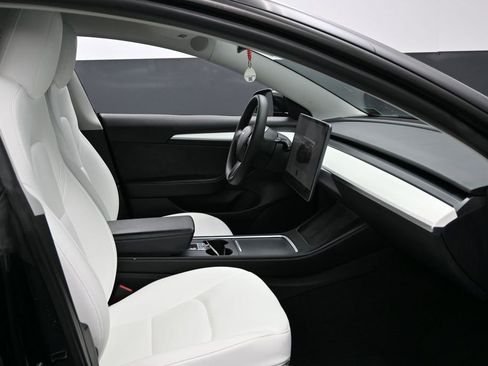 Used 2023 Tesla Model 3 Standard Range image 37