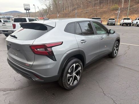 New 2026 Chevrolet Trax RS w/ Sunroof Package image 4